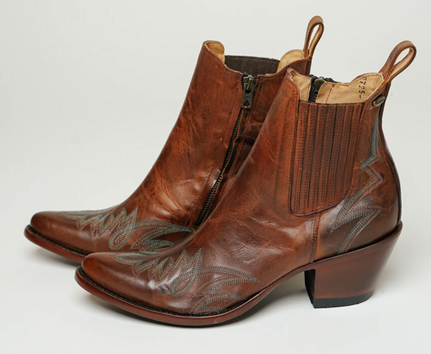 Vêtement en cuir Santiags femme 